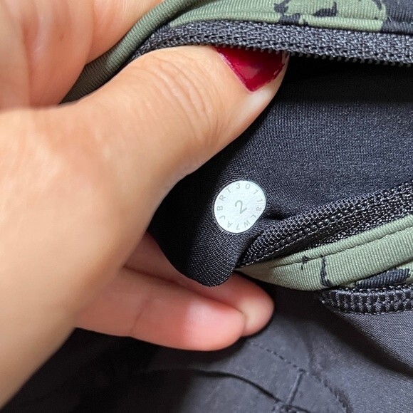 Lululemon Speed Up Short 2.5" Black / Efflorescent Barracks Green Black 2 - Picture 6 of 13